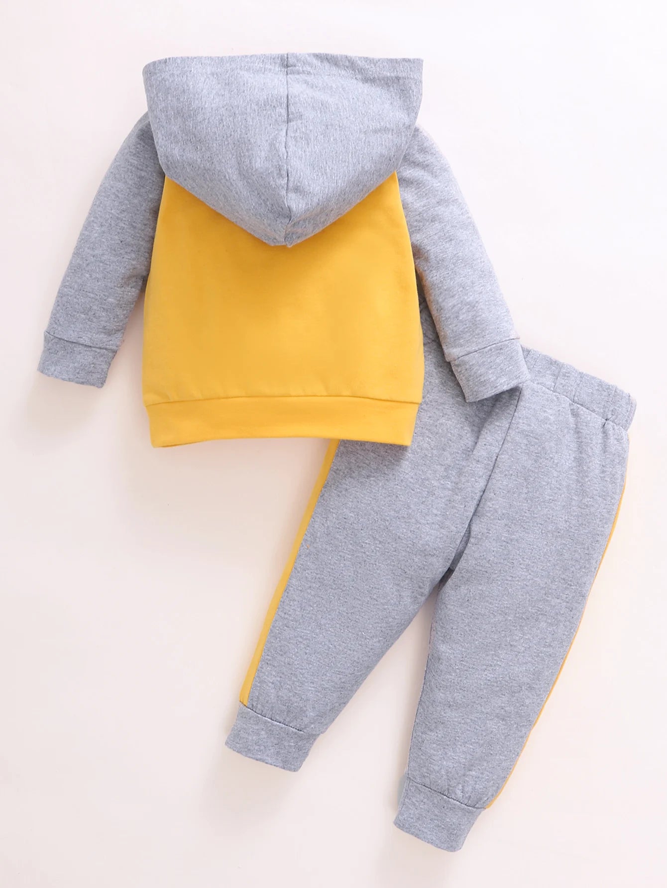 Autumn and Spring 2-piece outfit set for toddlers aged 3-24 months